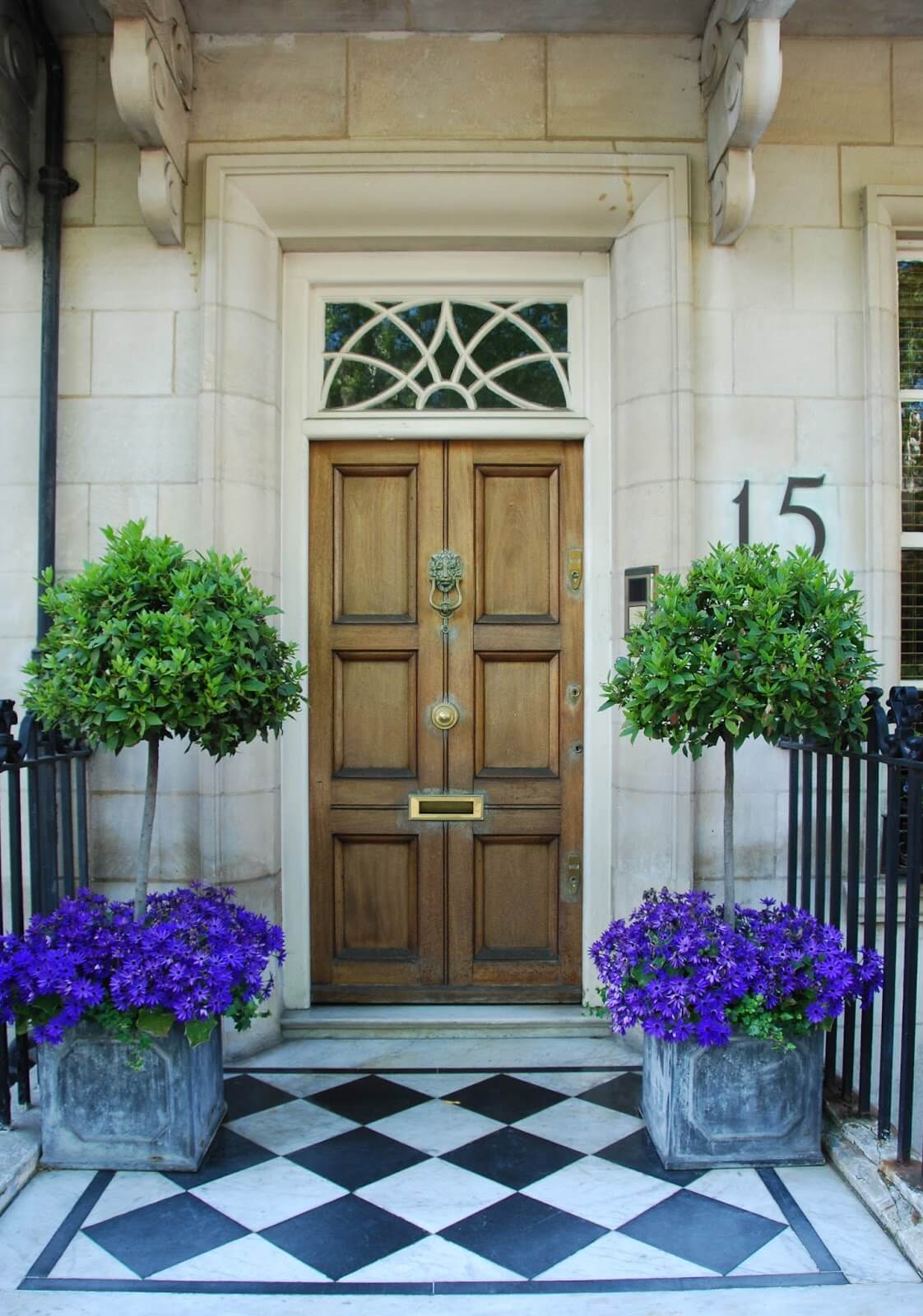 29 Best Front Door Flower Pots (Ideas and Designs) for 2018