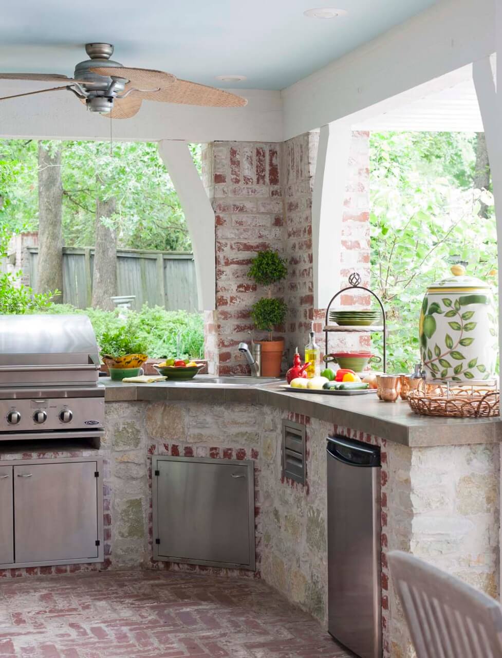 27 Best Outdoor Kitchen Ideas And Designs For 2021