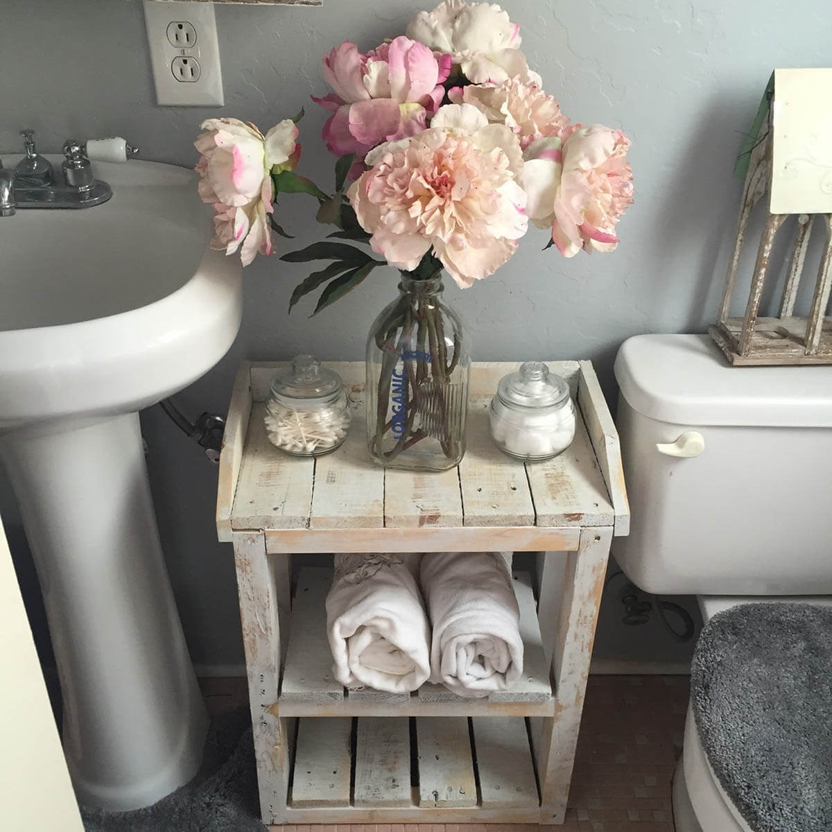 15 Lovely Shabby Chic Bathroom Decor Ideas