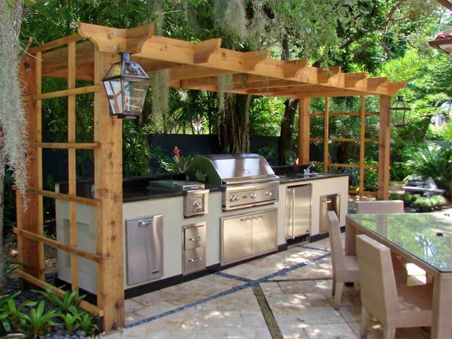 Stazione di preparazione del cibo con pergola