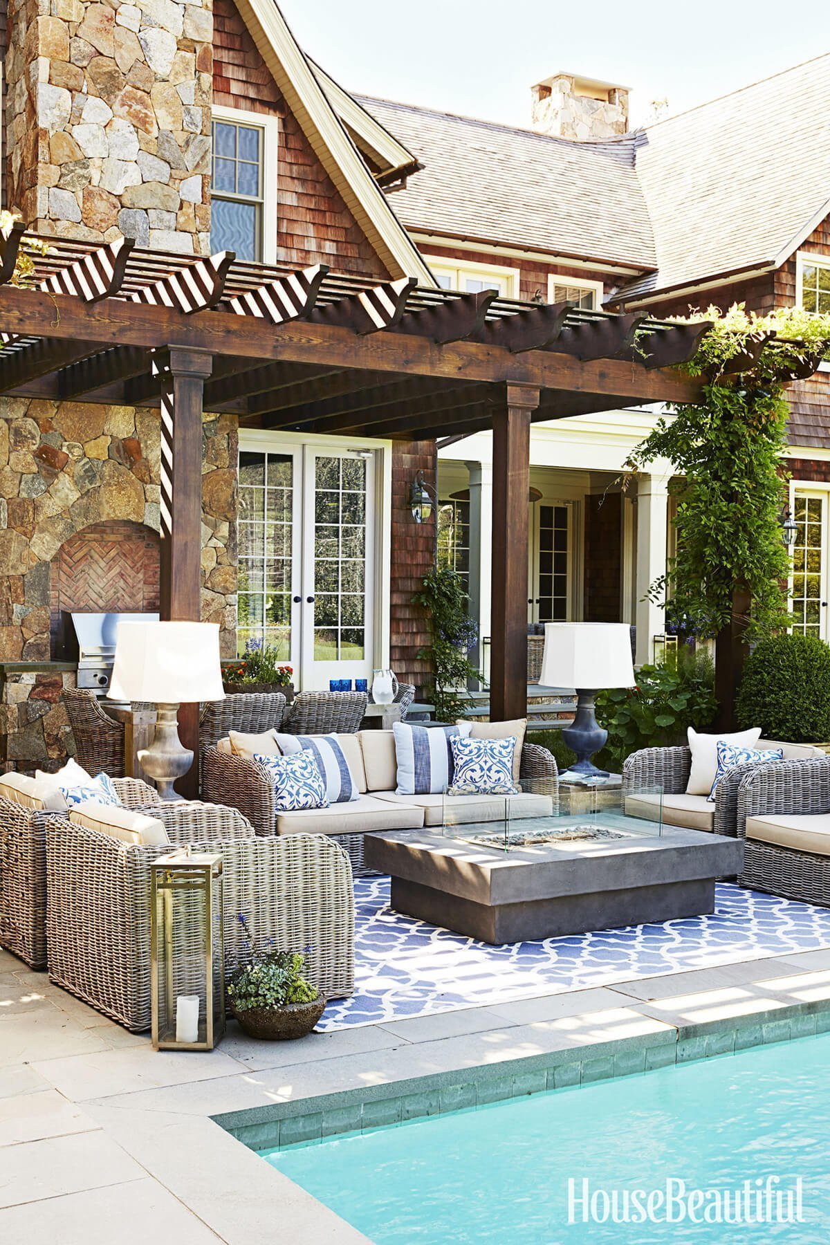 Chucky's Place: Outdoor Decor: 20 Lovely Pergola Ideas