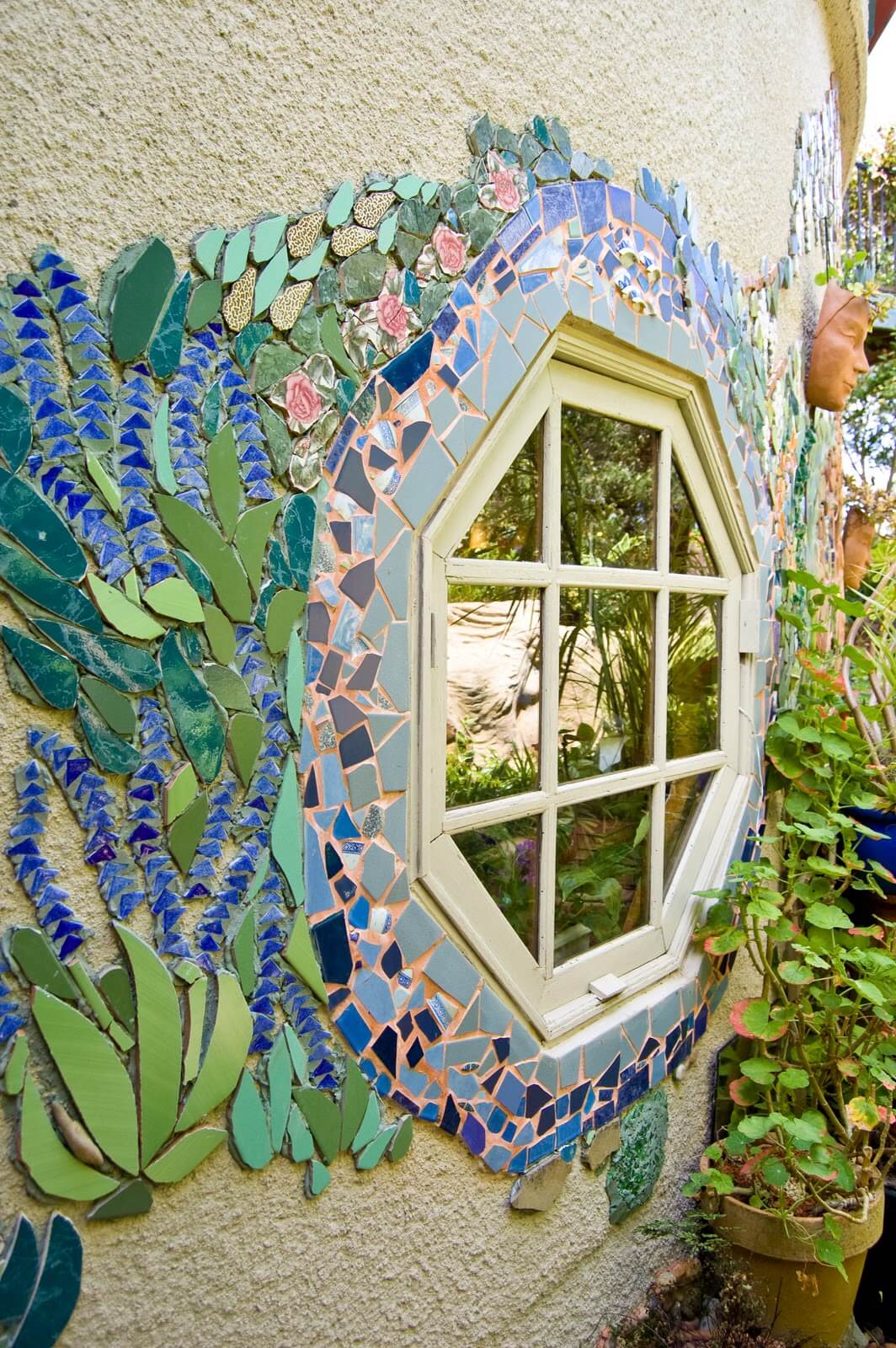 12 Diy Garden Mosaic Ideas Homebnc 