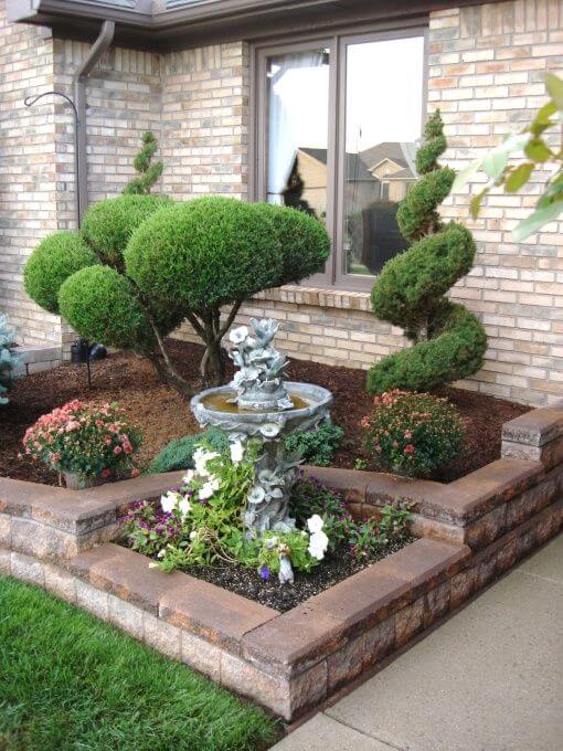 Easy Care Evergreen Entryway