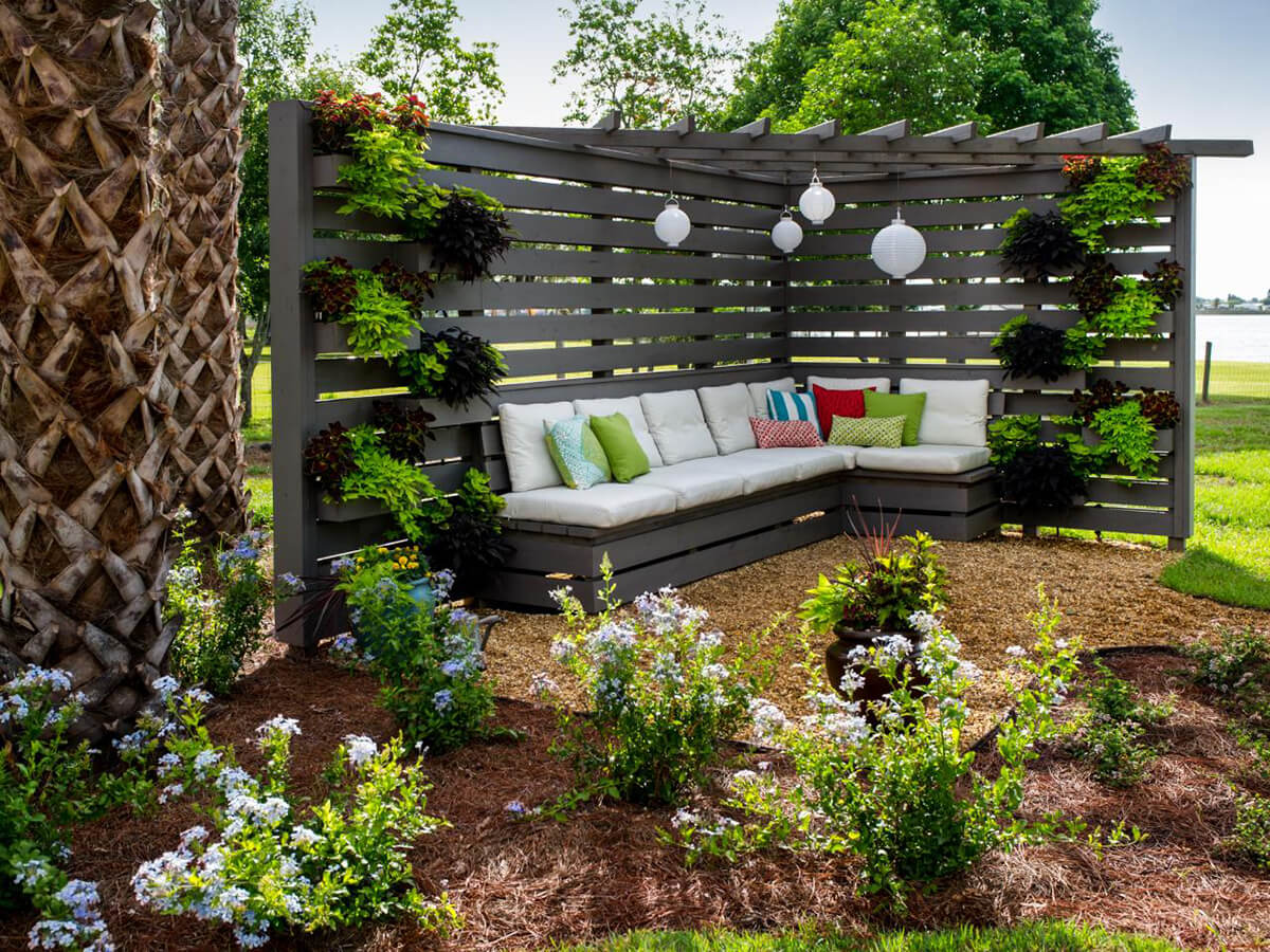 Outdoor Decor: 20 Lovely Pergola Ideas