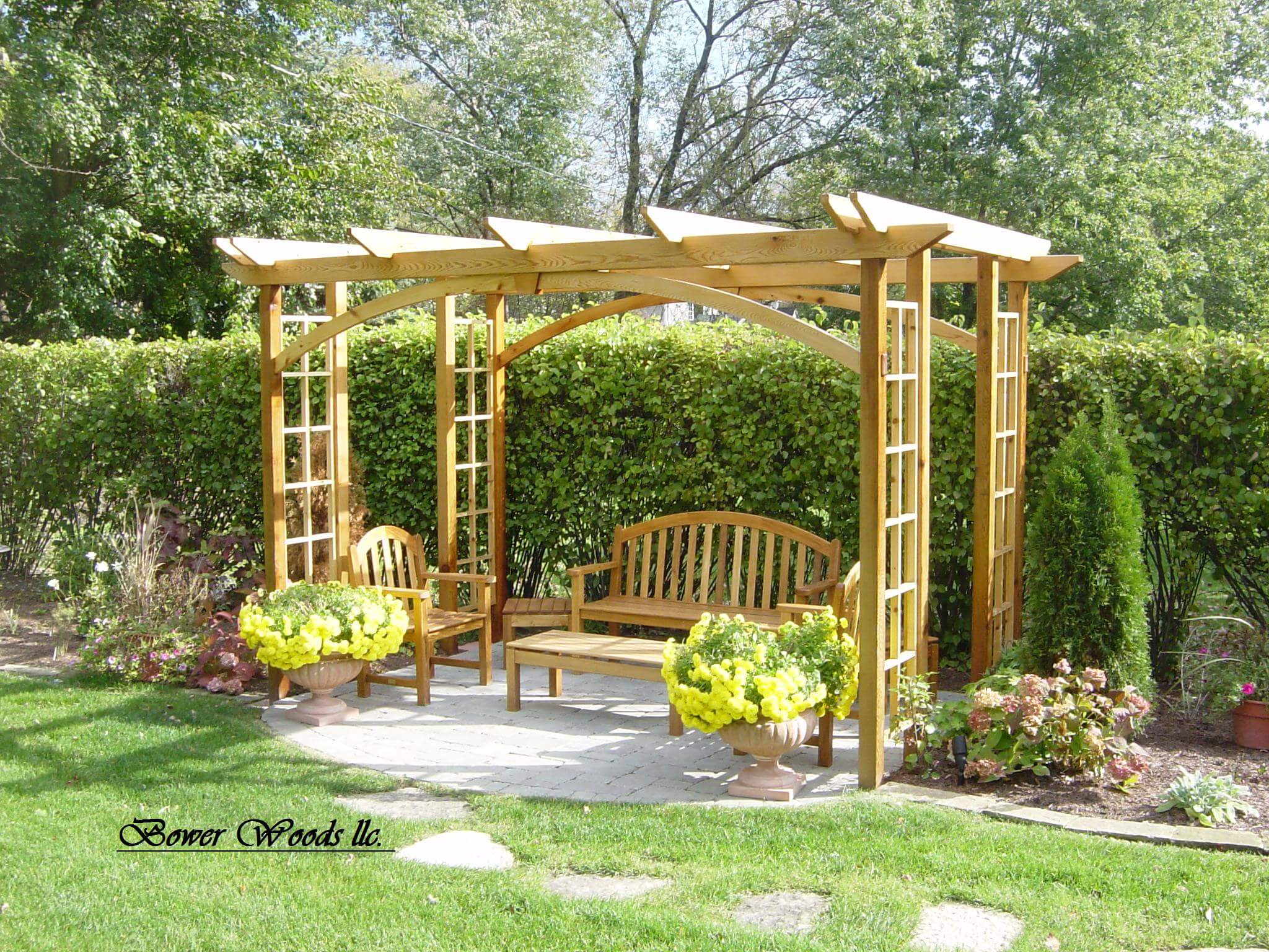 Outdoor Decor: 20 Lovely Pergola Ideas