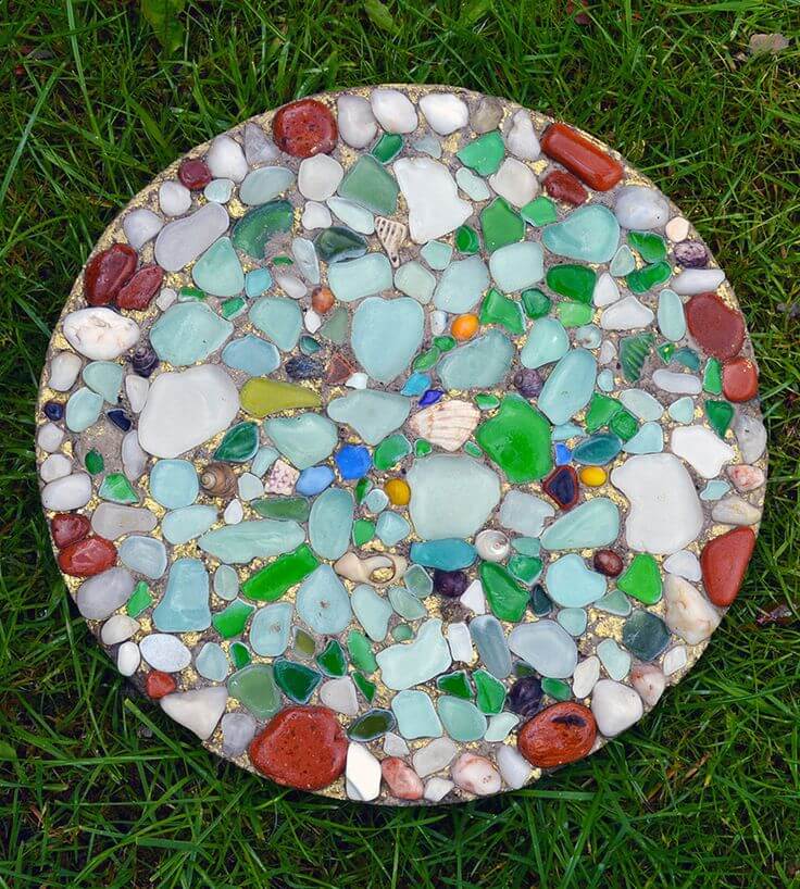 DIY Mosaic Garden Stepping Stones — Homebnc