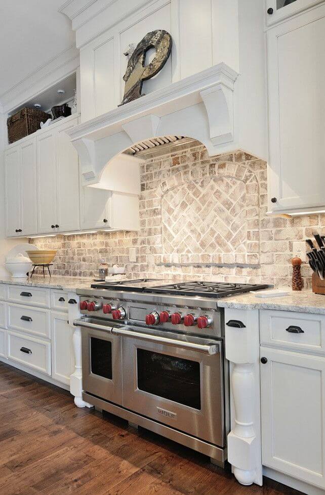 New England Style Colonial Kitchen