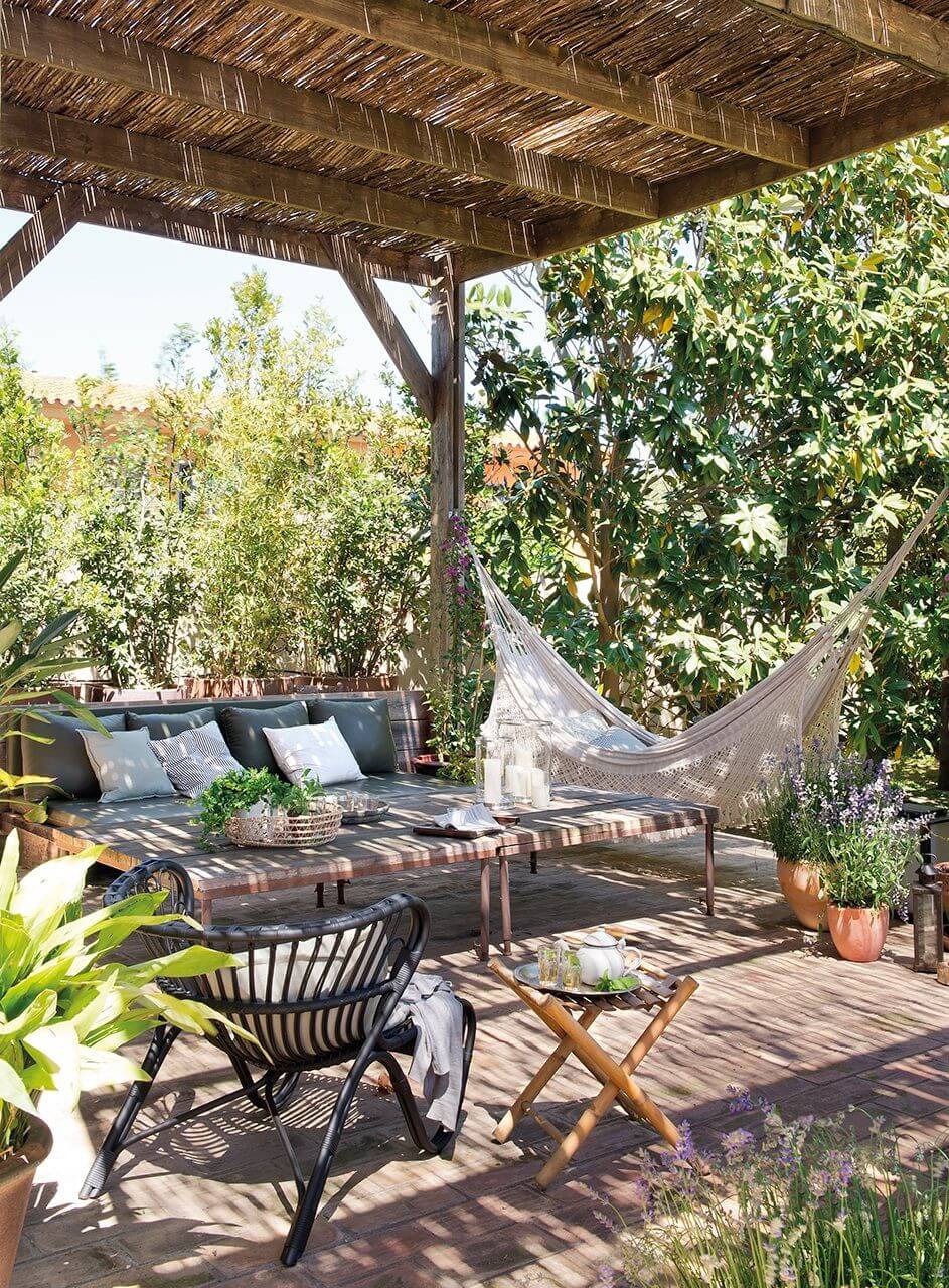 Outdoor Decor: 20 Lovely Pergola Ideas