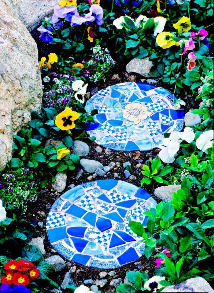 Easy DIY Garden Stepping Stones