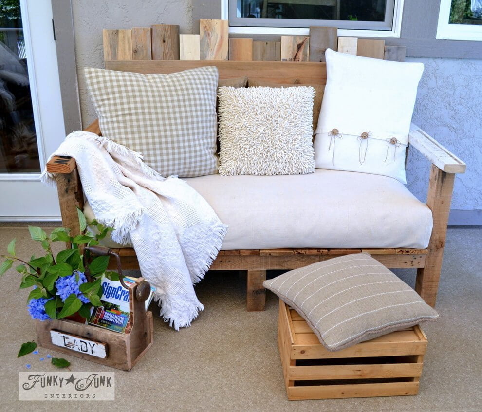 14 Amazing DIY Pallet Furniture For Practical Outdoor Patio