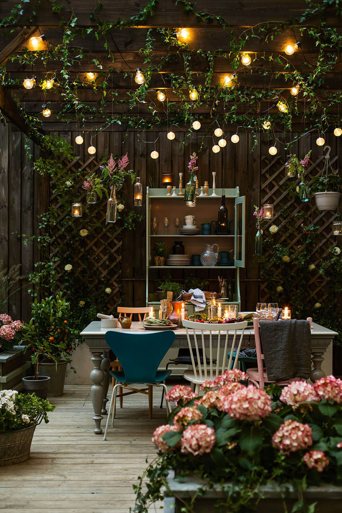 Grotte de Jardin Fantaisiste avec Guirlandes Lumineuses