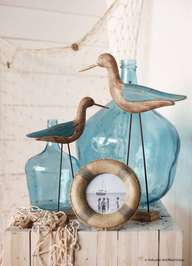 Picturesque Beach Motif for a Coastal Home