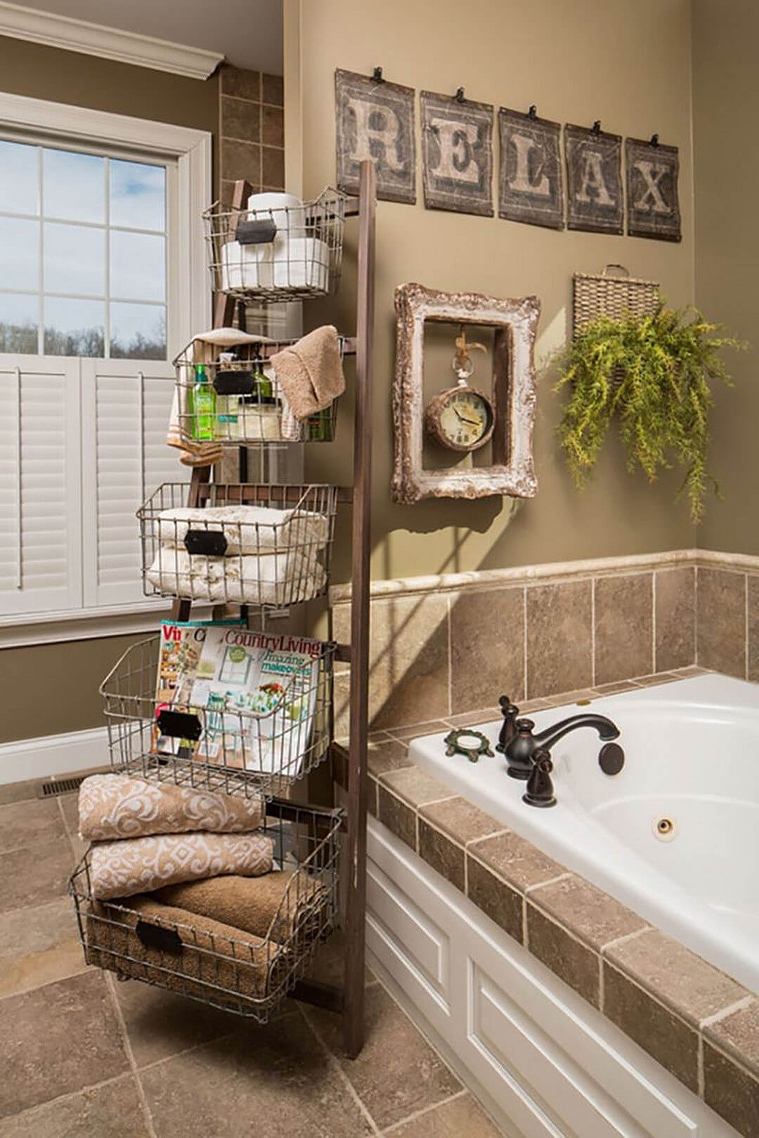 Newsstand Style Towel & Toiletries Rack