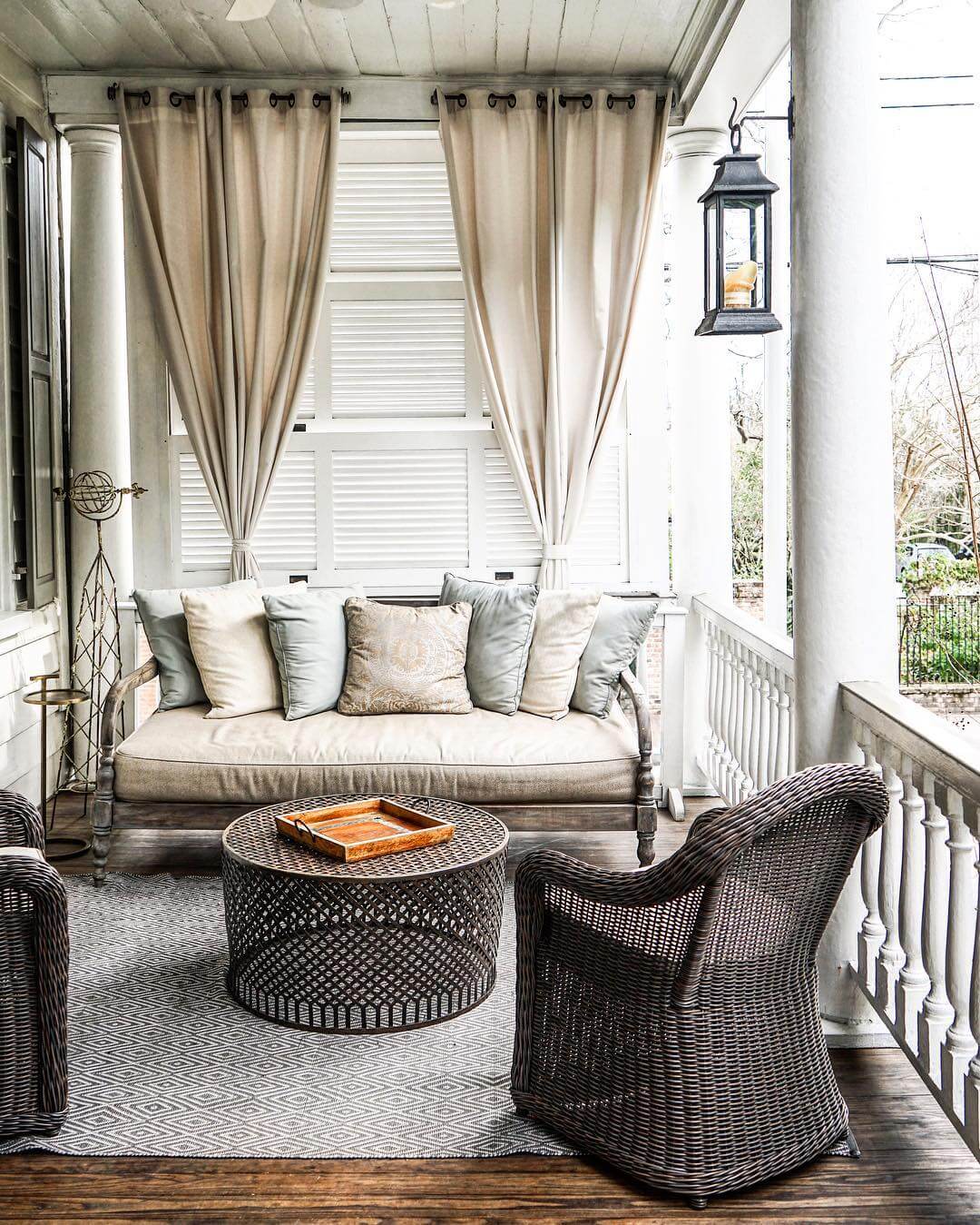 Outdoor Decor: 13 Amazing Curtain Ideas for Porch and Patios