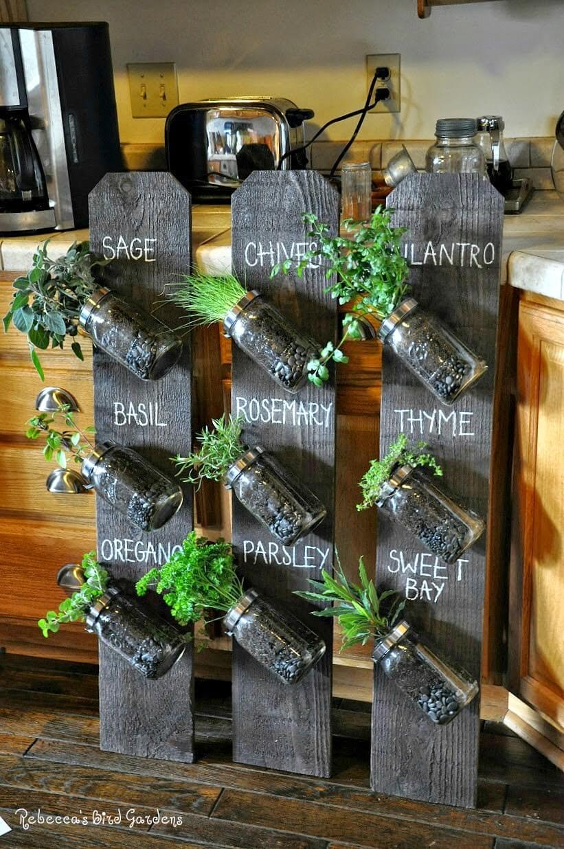 34 DIY Reclaimed Wood Projects (Ideas and Designs) for 2020