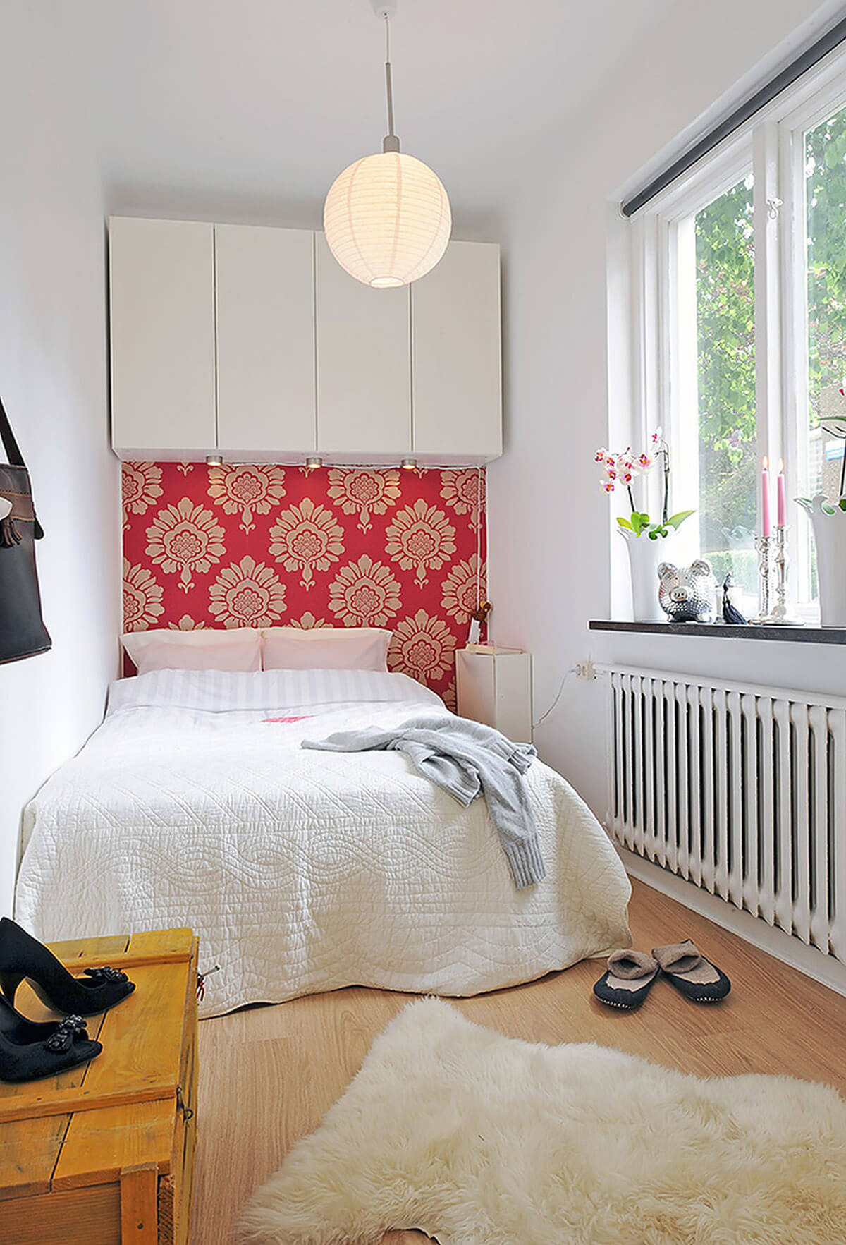 Minimalism In Miniature: Adopting A Less is More Approach In Small Rooms