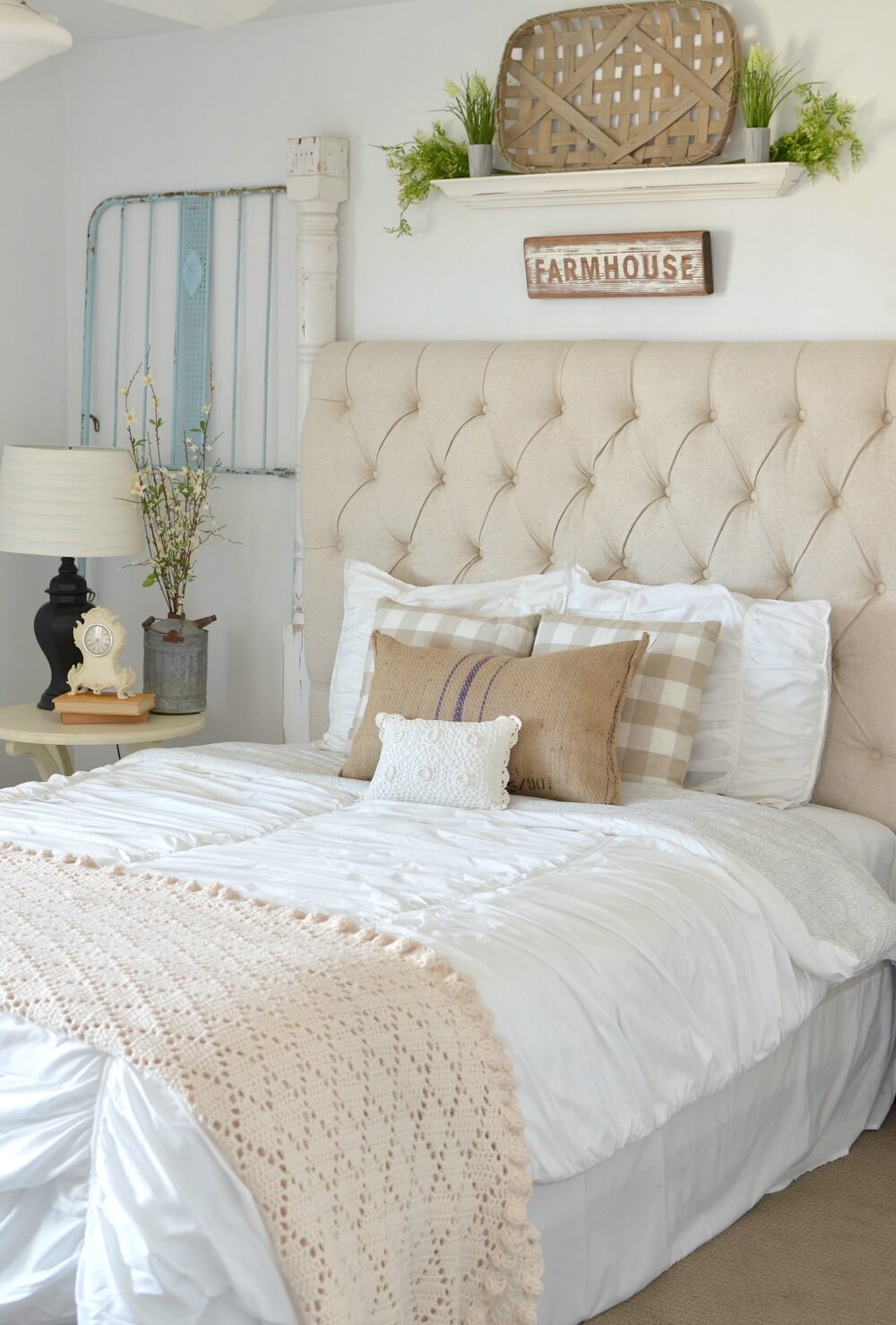 Farmhouse Hotel Sweet and Simple Bedroom