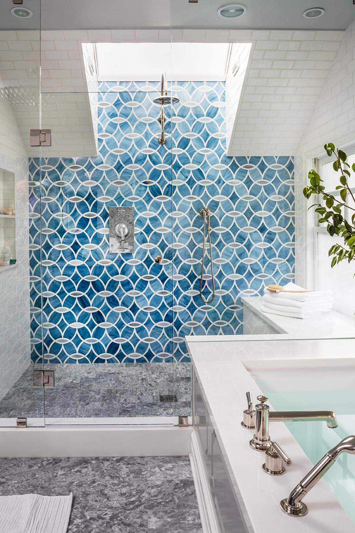 32 Best Shower Tile Ideas And Designs, Beach Bathroom Shower Tile Ideas