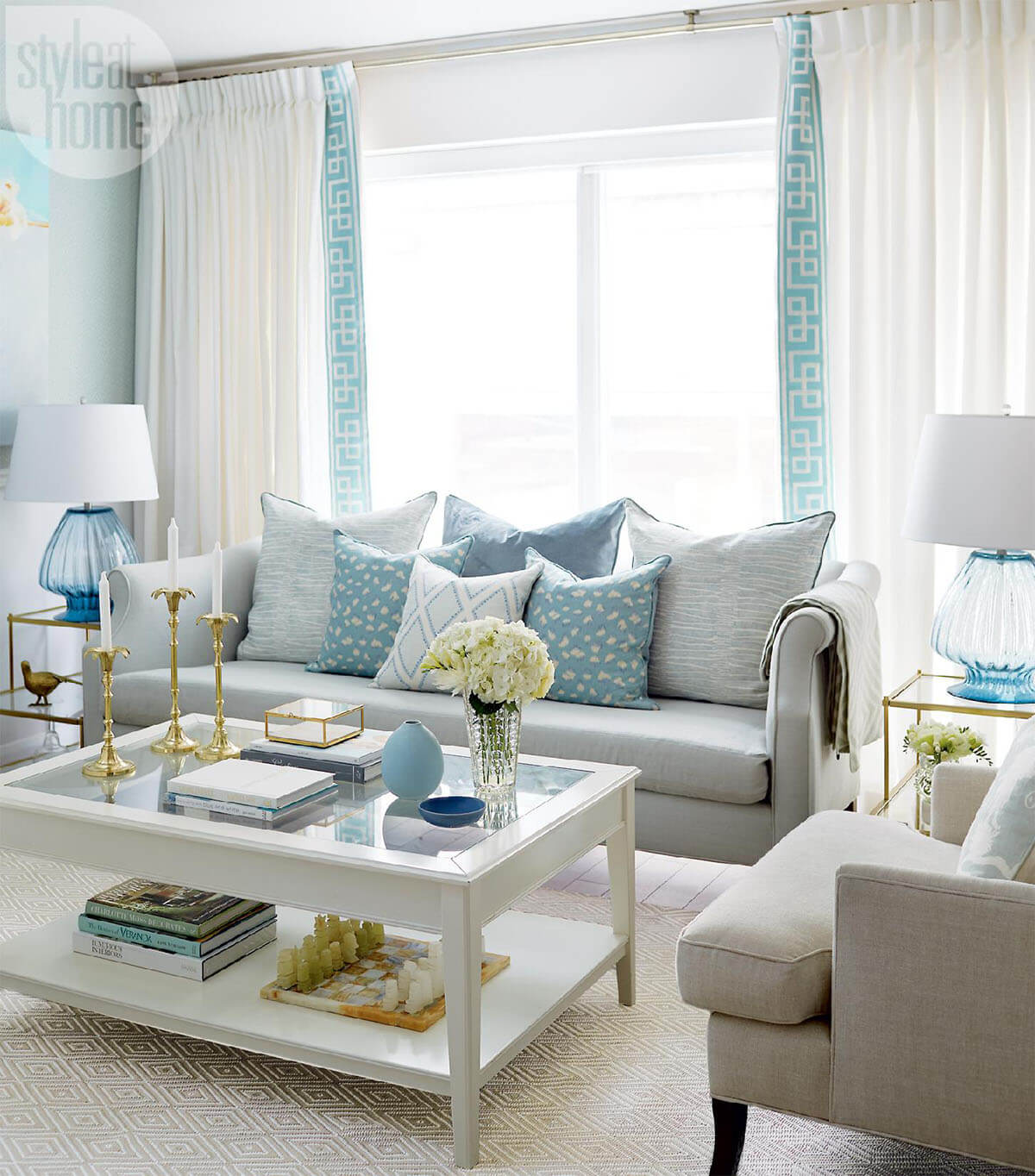 Blue Accents Against Warm Brown for a Summer Cottage Feel