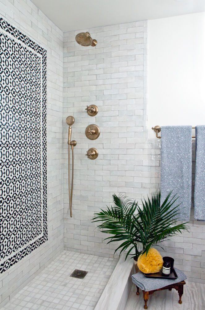 Art Deco Cabana Style Shower Display