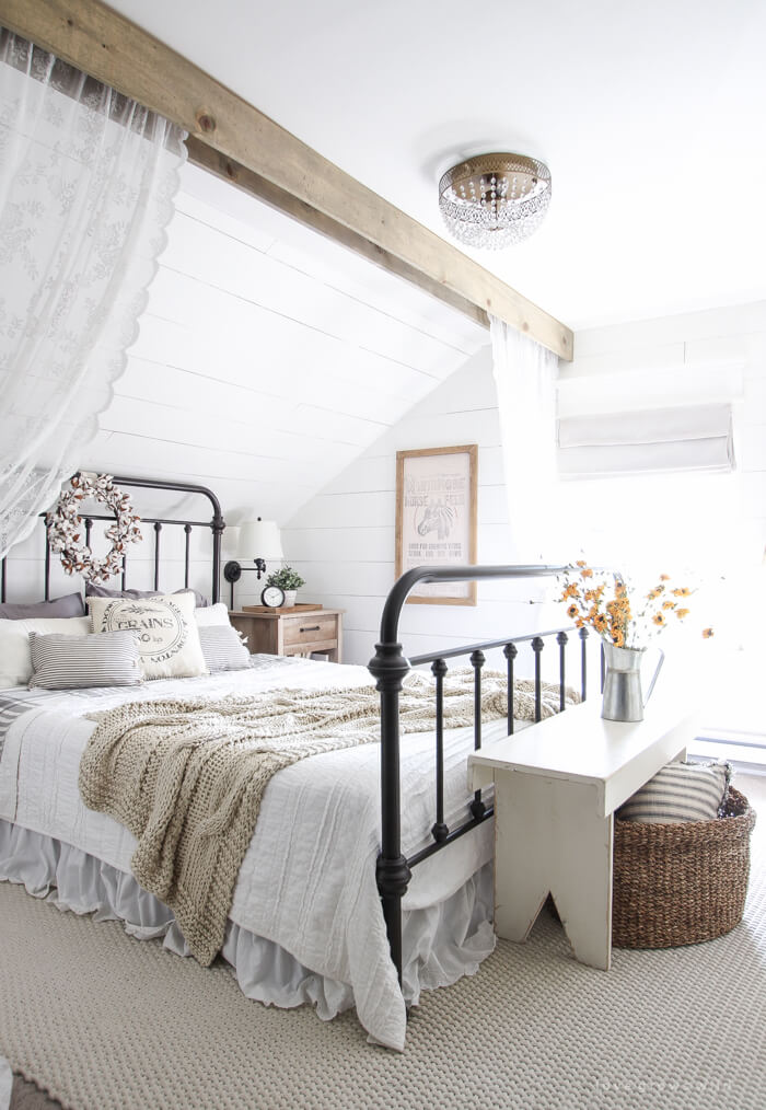 25+ Best Romantic Bedroom Decor Ideas and Designs for 2021