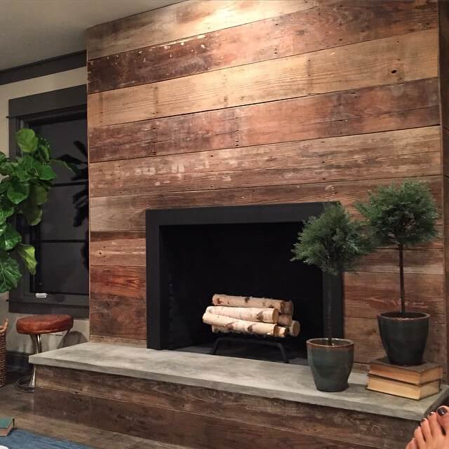 Recycled Wood Makes Strong Horizontal Statement