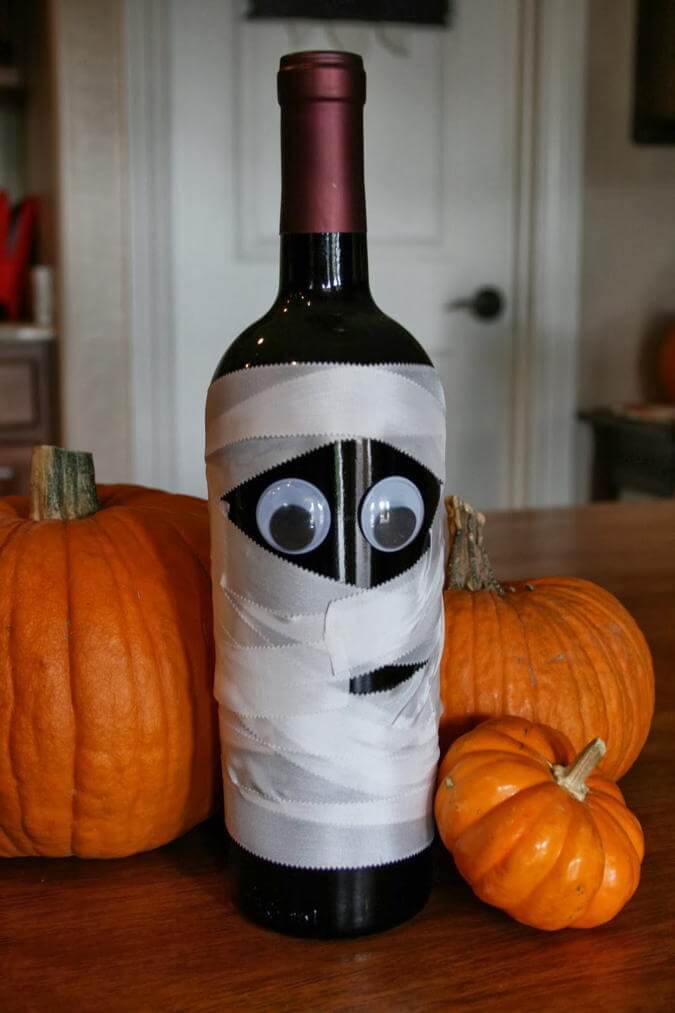 Il perfetto mestiere delle bottiglie di vino per Halloween