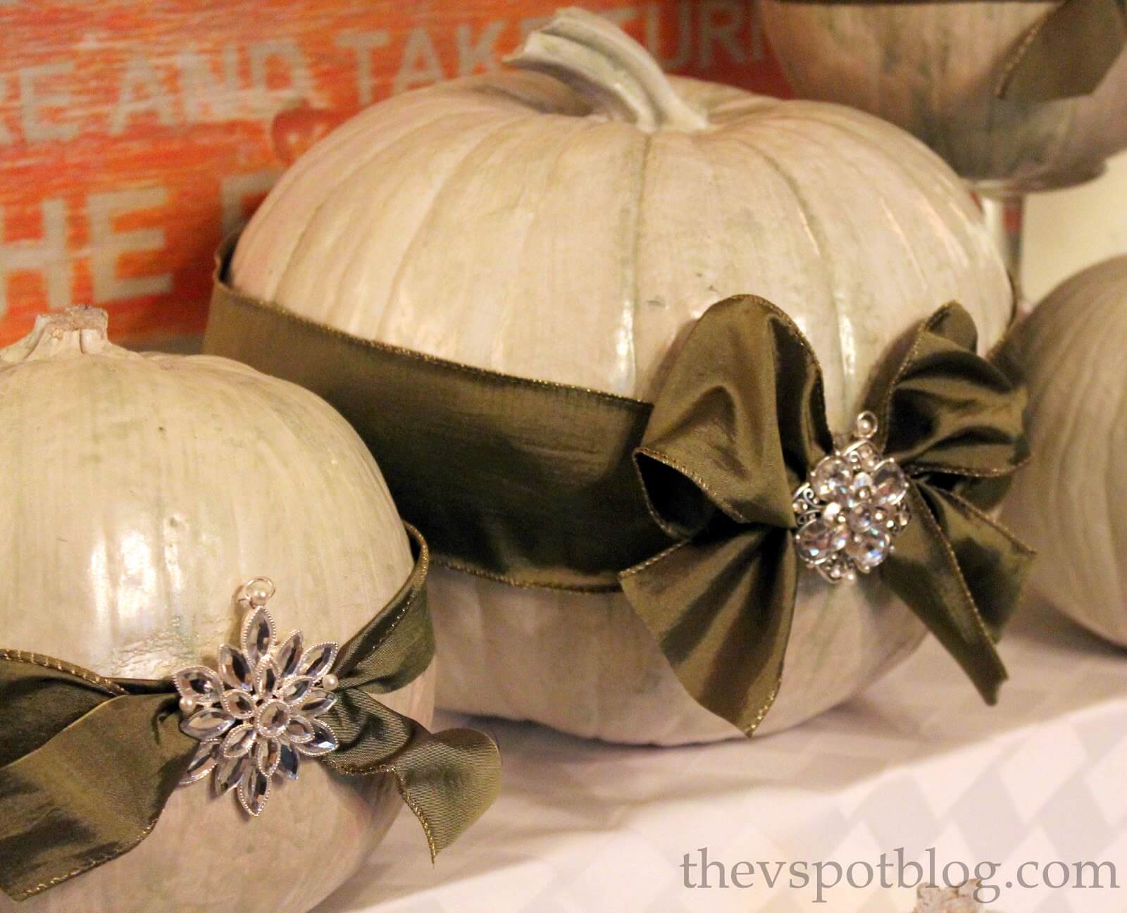 Herald in Christmas with Pumpkin Bows