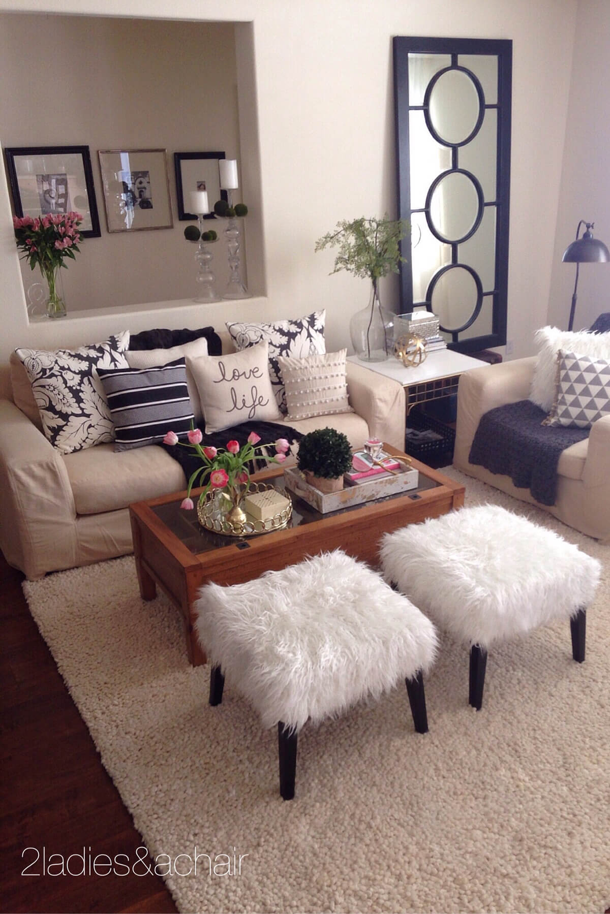 Fun, Comfy and Fashionable Sitting Room