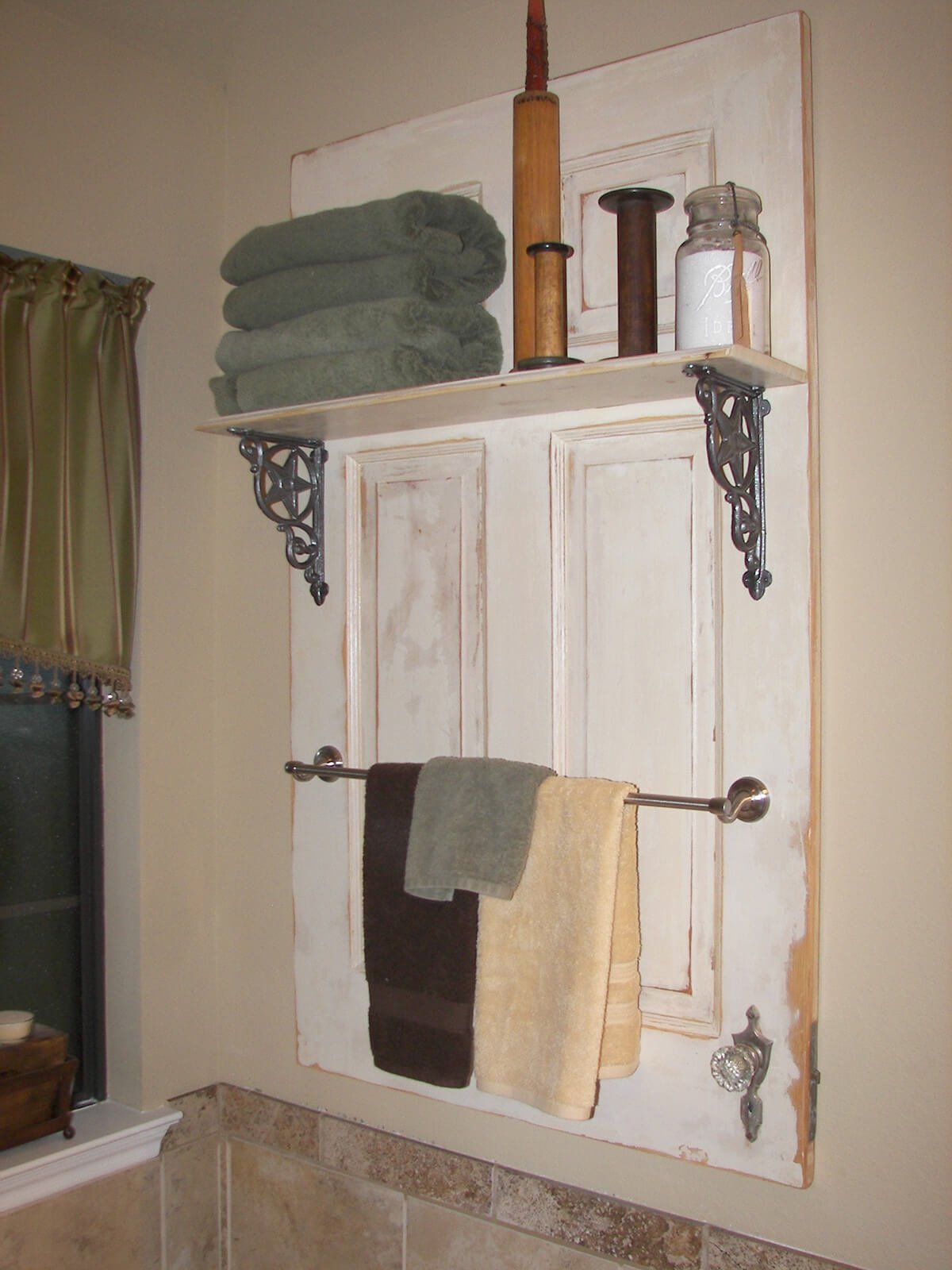 Powder Room Towel Rack and Display