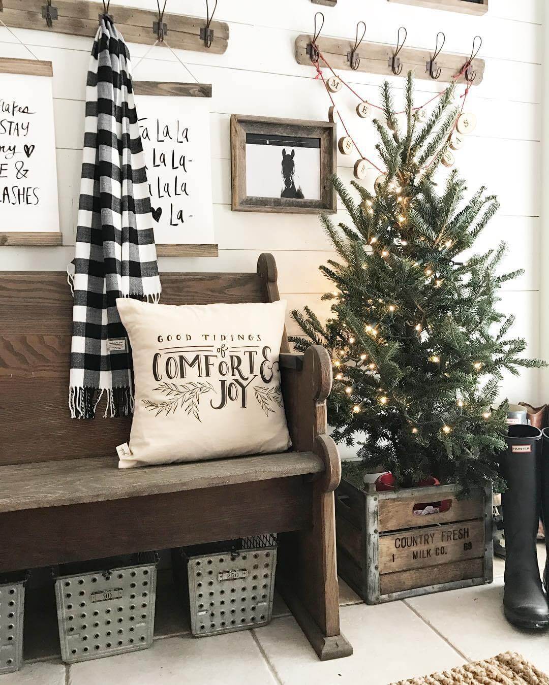 antique farmhouse christmas decor