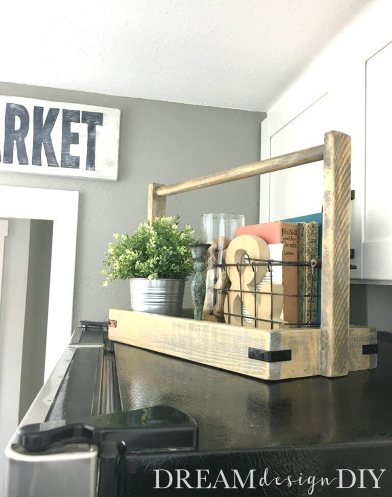 36 progetti di organizzazione e conservazione rustici fai-da-te che ti aiuteranno a mantenere la tua casa organizzata Vassoio in legno moderno in stile rustico