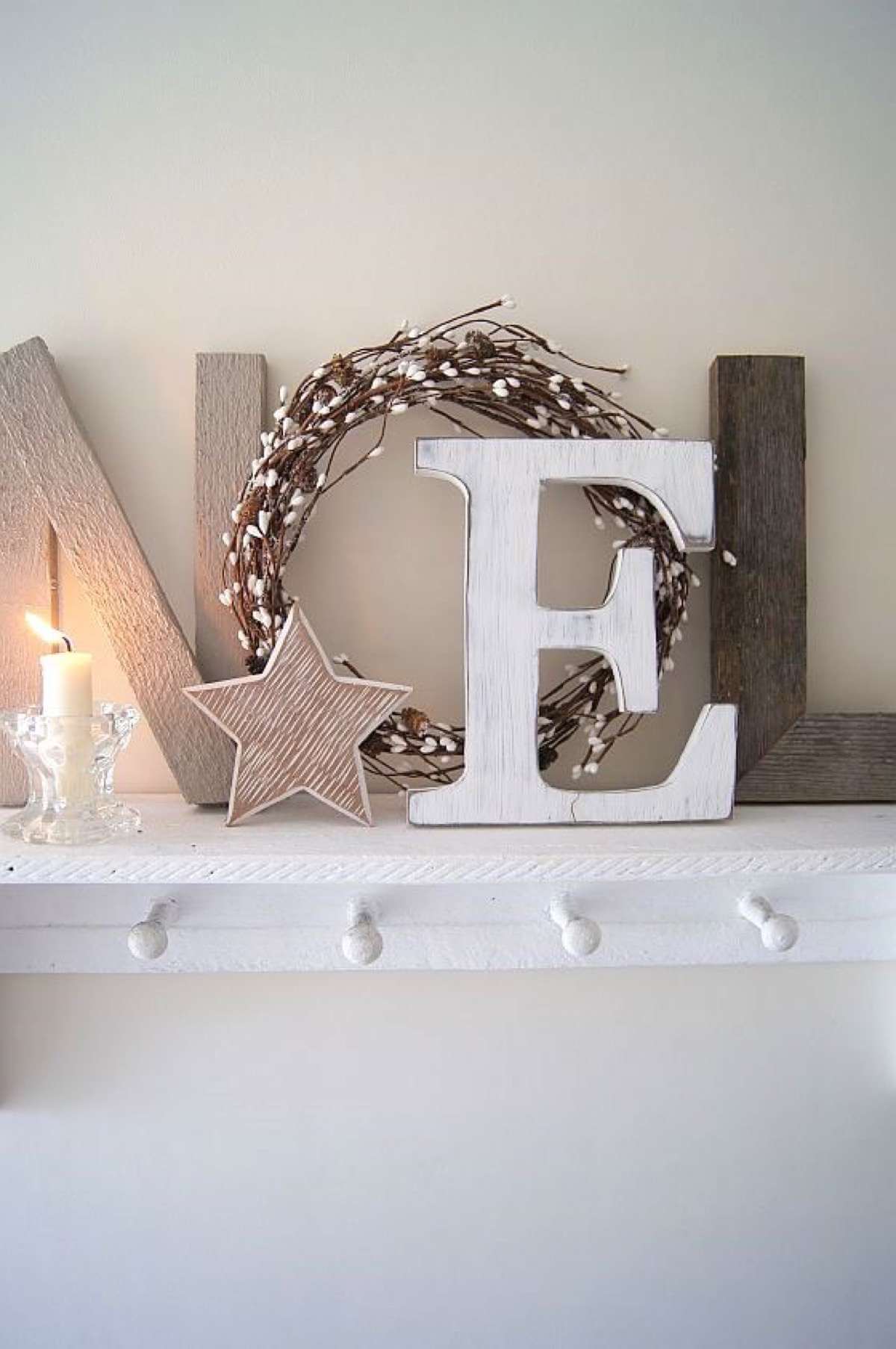 Wood "Noel" Sign With Grapevine Wreath