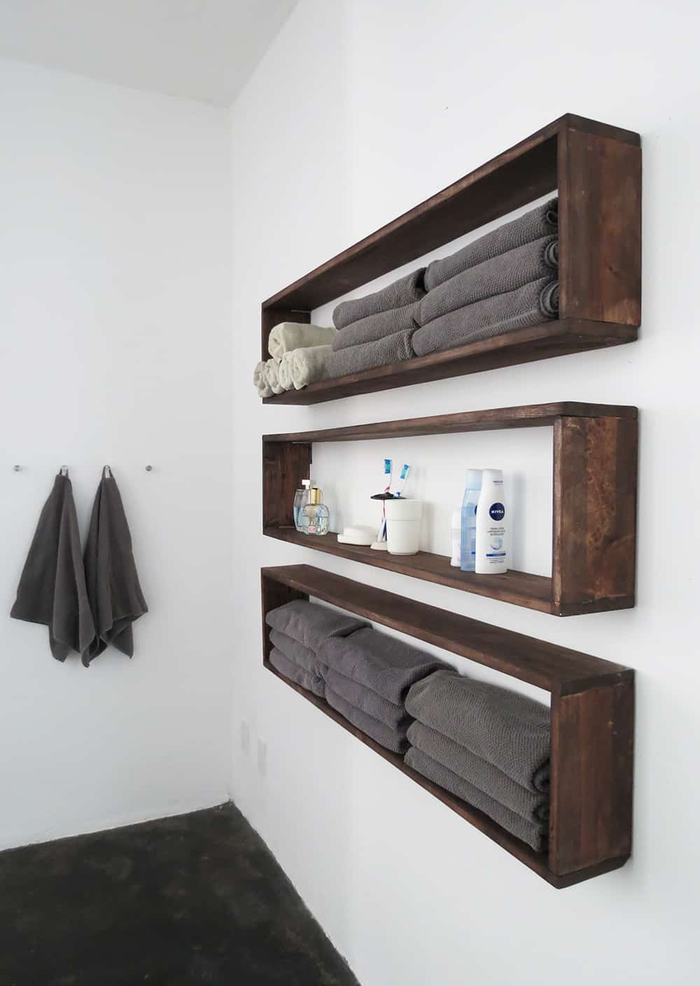 36 progetti di organizzazione e conservazione rustici fai-da-te che ti aiuteranno a mantenere la tua casa organizzata Raffreddare mensole a muro terroso contemporaneo
