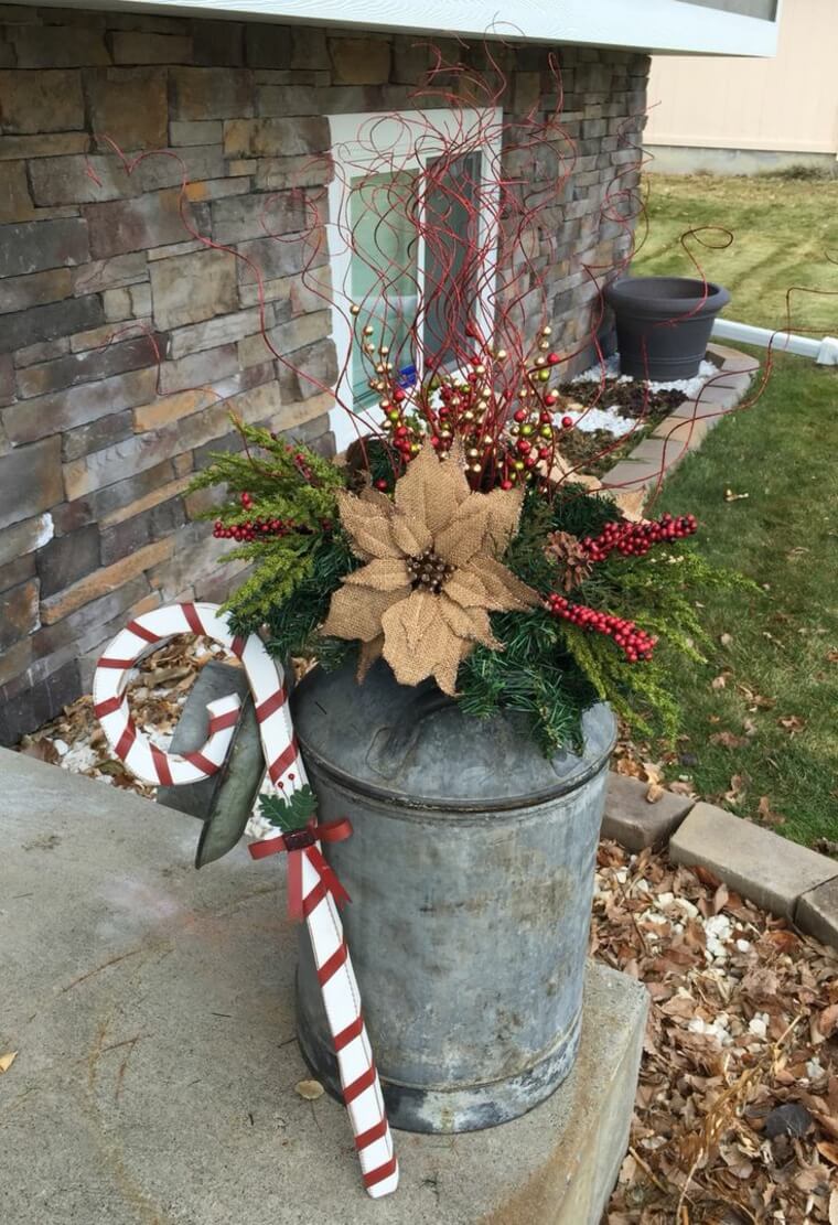 35 Best Outdoor Holiday Planter Ideas and Designs for 2021