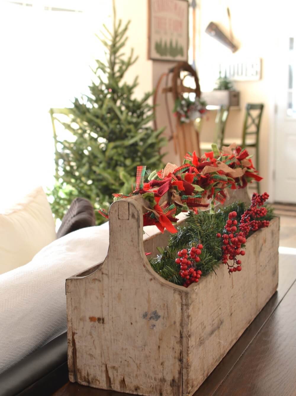 40+ Best Red Christmas Decor Ideas and Designs for 2020