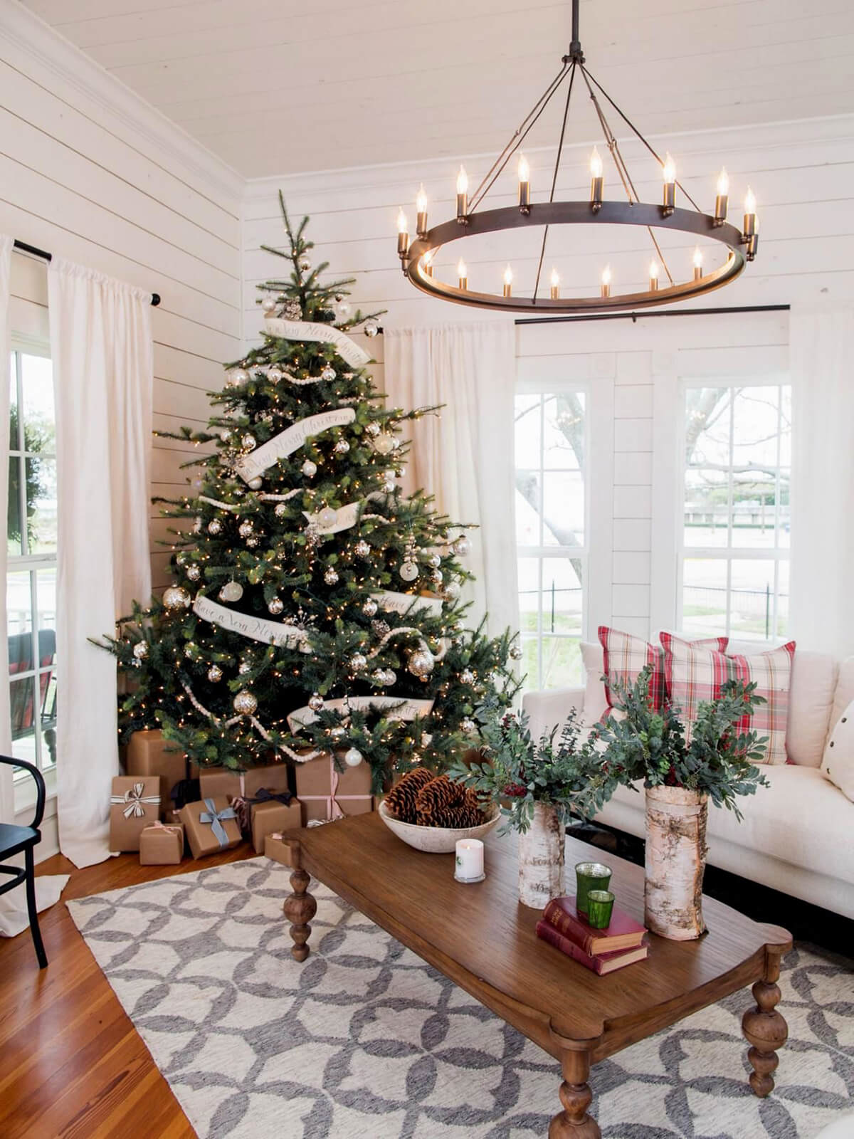 21 Best Christmas Living Room Decor Ideas and Designs for 21