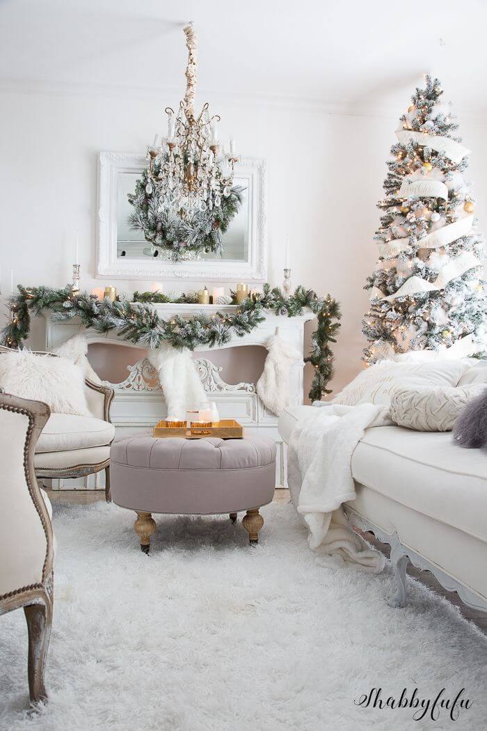 32 Best Christmas Living Room Decor Ideas and Designs for 2020