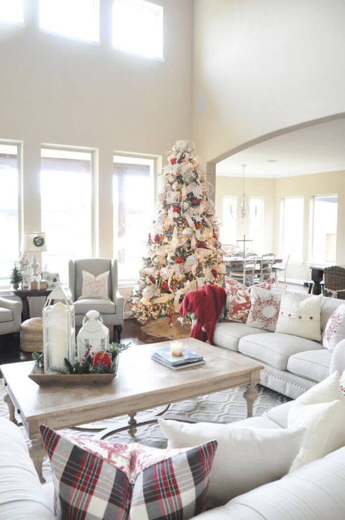32 Christmas Living Room Decor Ideas from Modern to Rustic