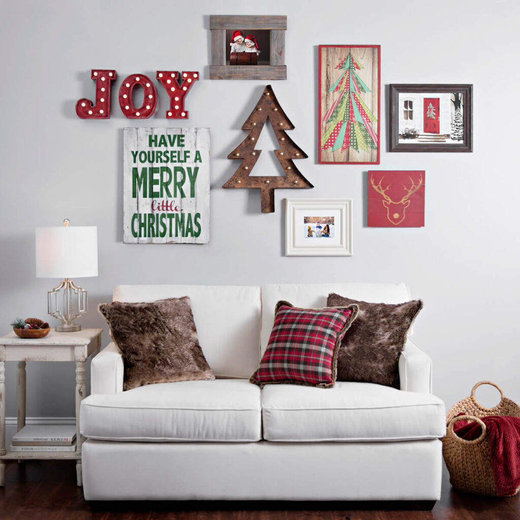 35 Christmas Wall Decor Ideas to Make You Feel Festive