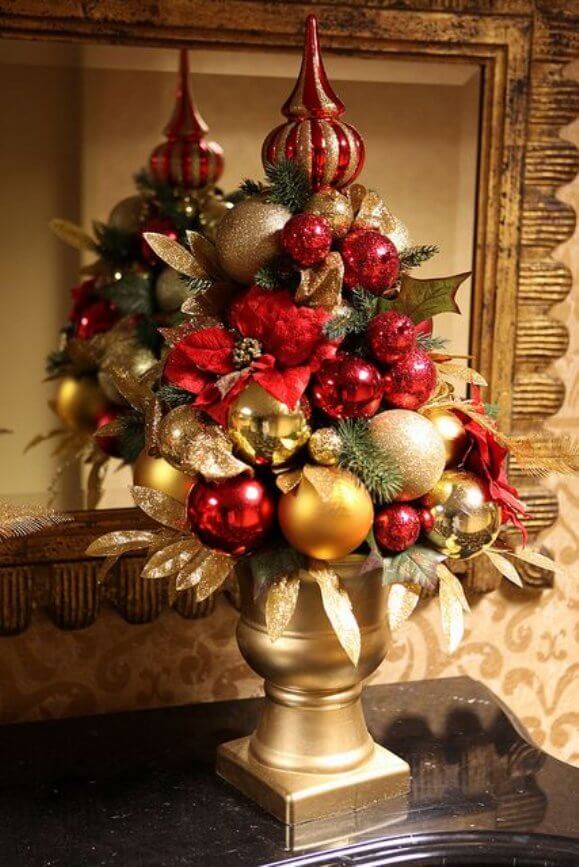 Gold Red Christmas Decor | Christmas Day