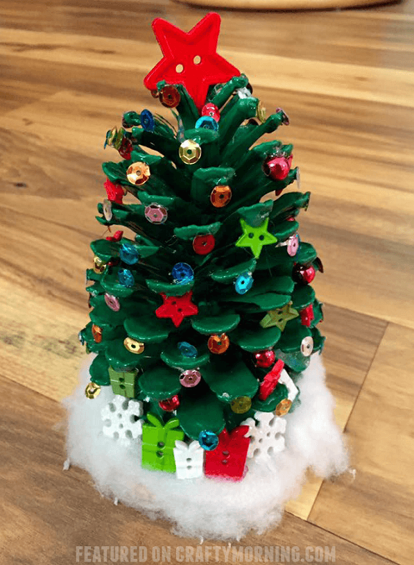 Adorable Pine Cone Christmas Tree Idea