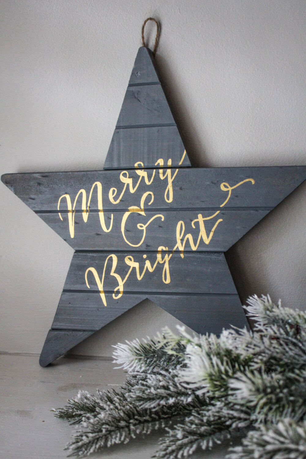 Merry and Bright Star Wall Decoration