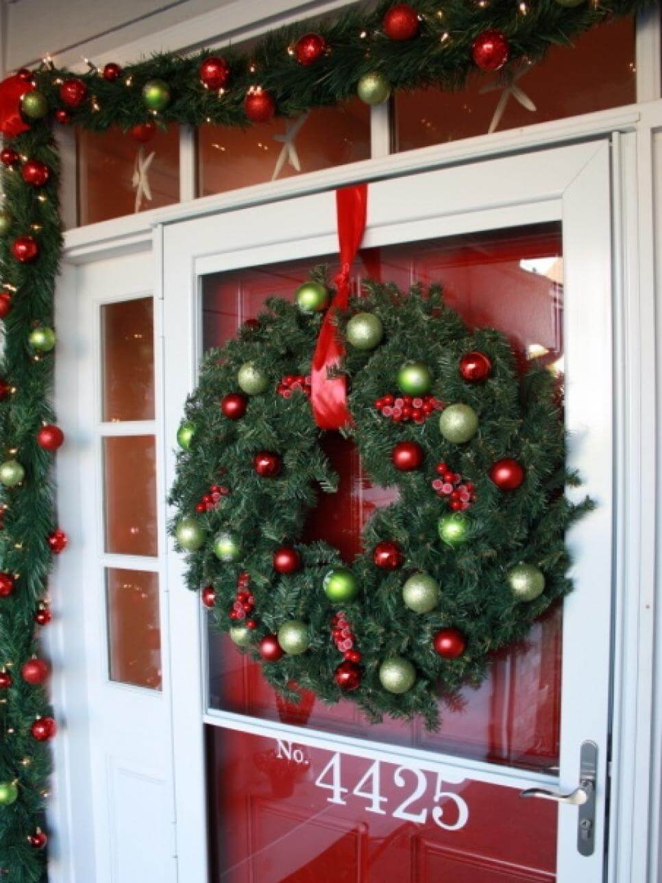 The Best Classic Christmas Wreath and Garland
