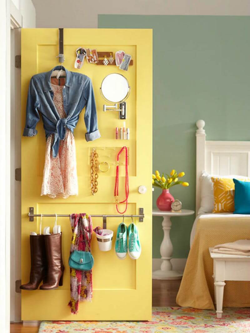 Nifty Door Hooks And Railings For Accessories