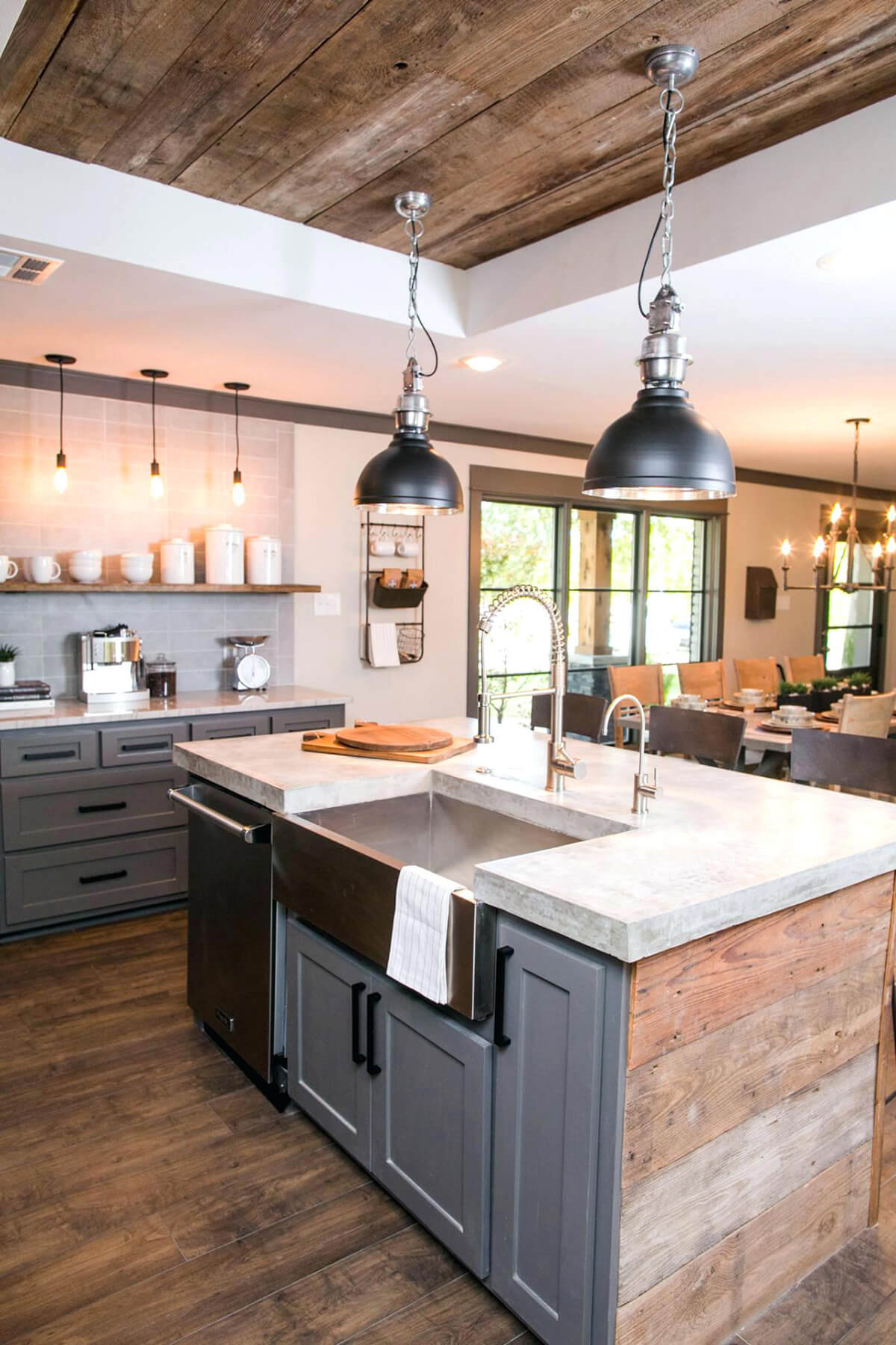 35 Best Farmhouse Kitchen Cabinet Ideas and Designs for 2020