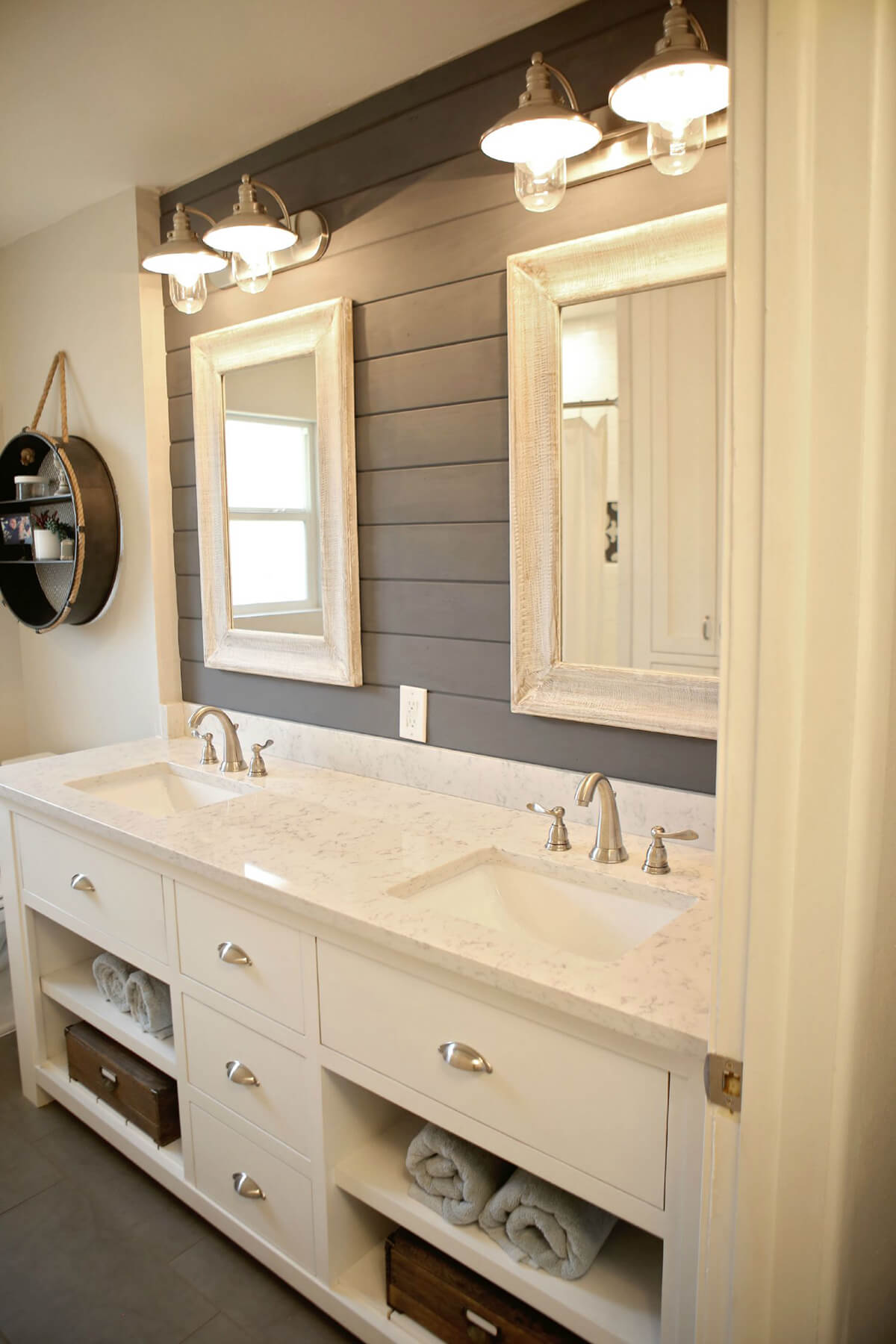 Farmhouse Bathroom Lighting Ideas Everything Bathroom   02 Farmhouse Lighting Ideas Homebnc 