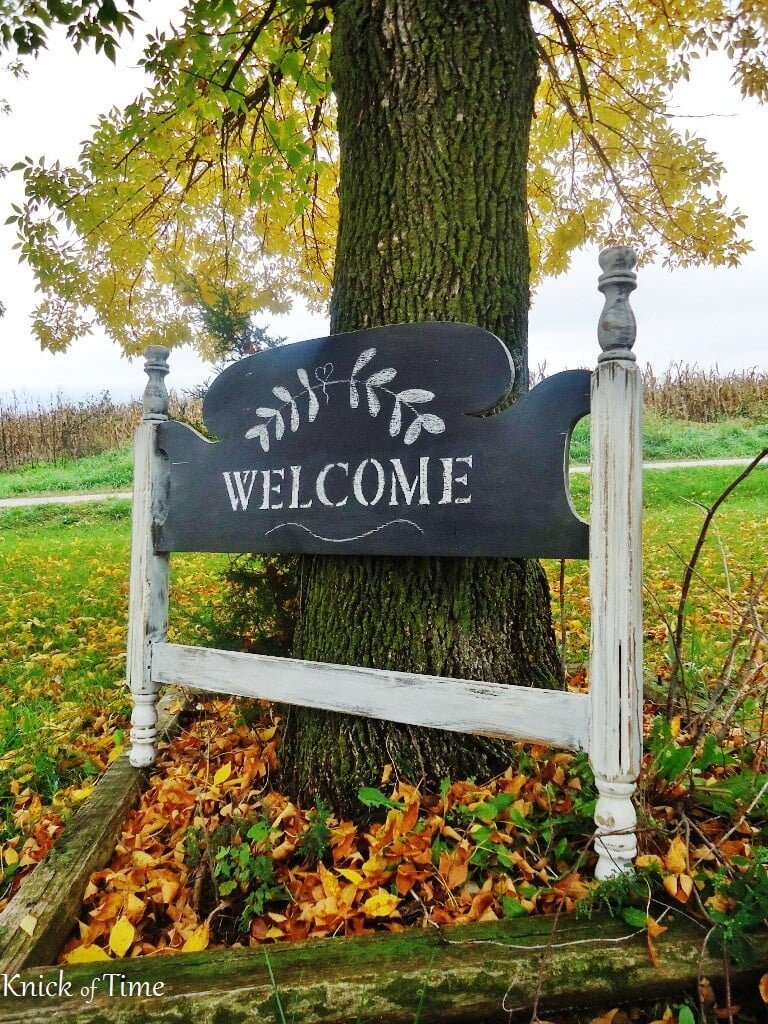 Easy Welcome Sign for the Front Yard