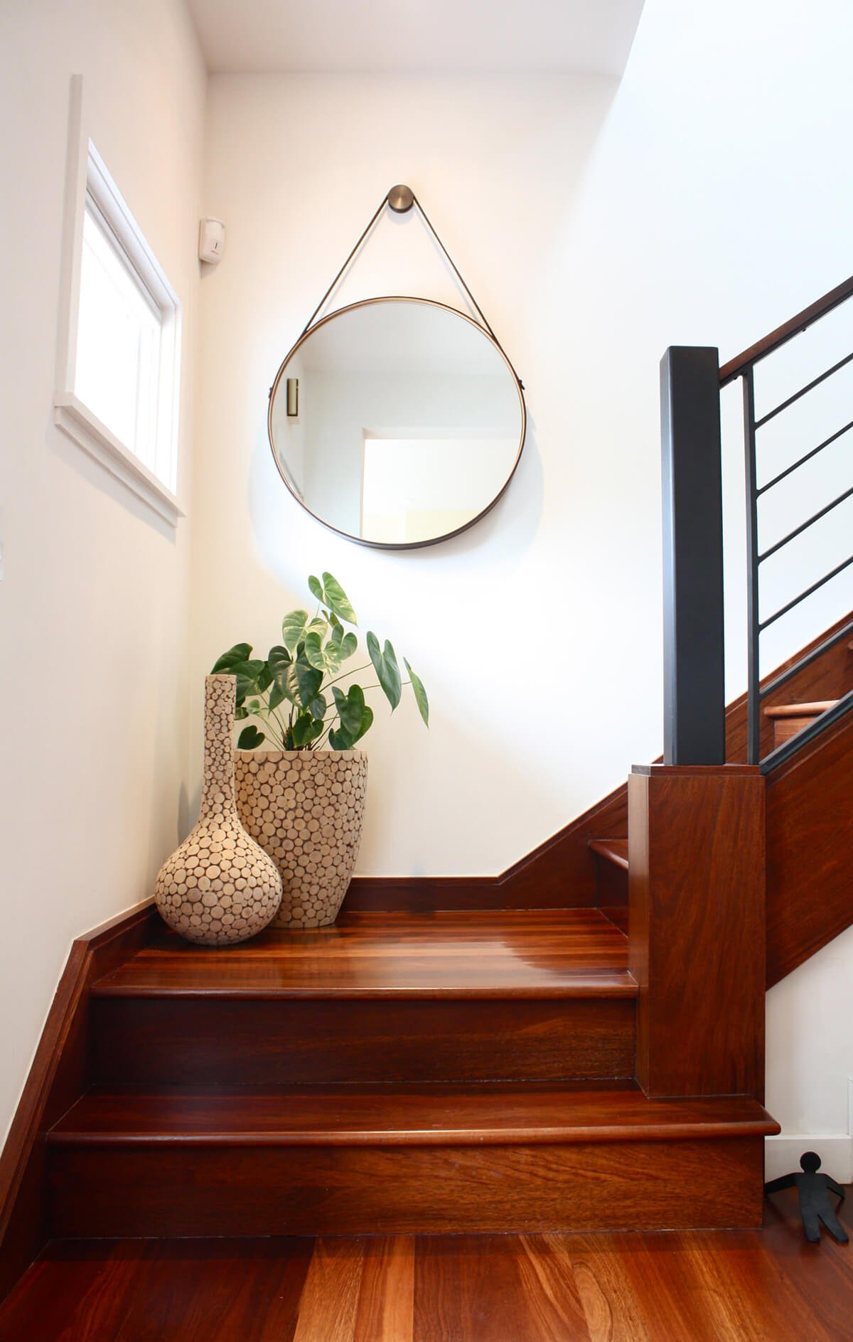 Stairway Decorating Idea for Minimalists