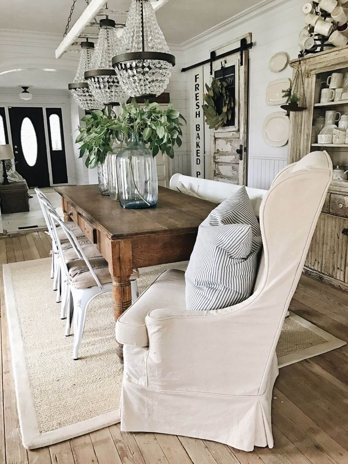 35+ Best Farmhouse Interior Ideas and Designs for 2020 on {keyword}